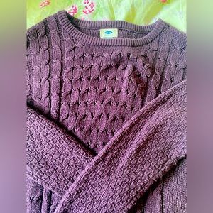 Beautiful plum purple cable knit sweater from old navy size medium